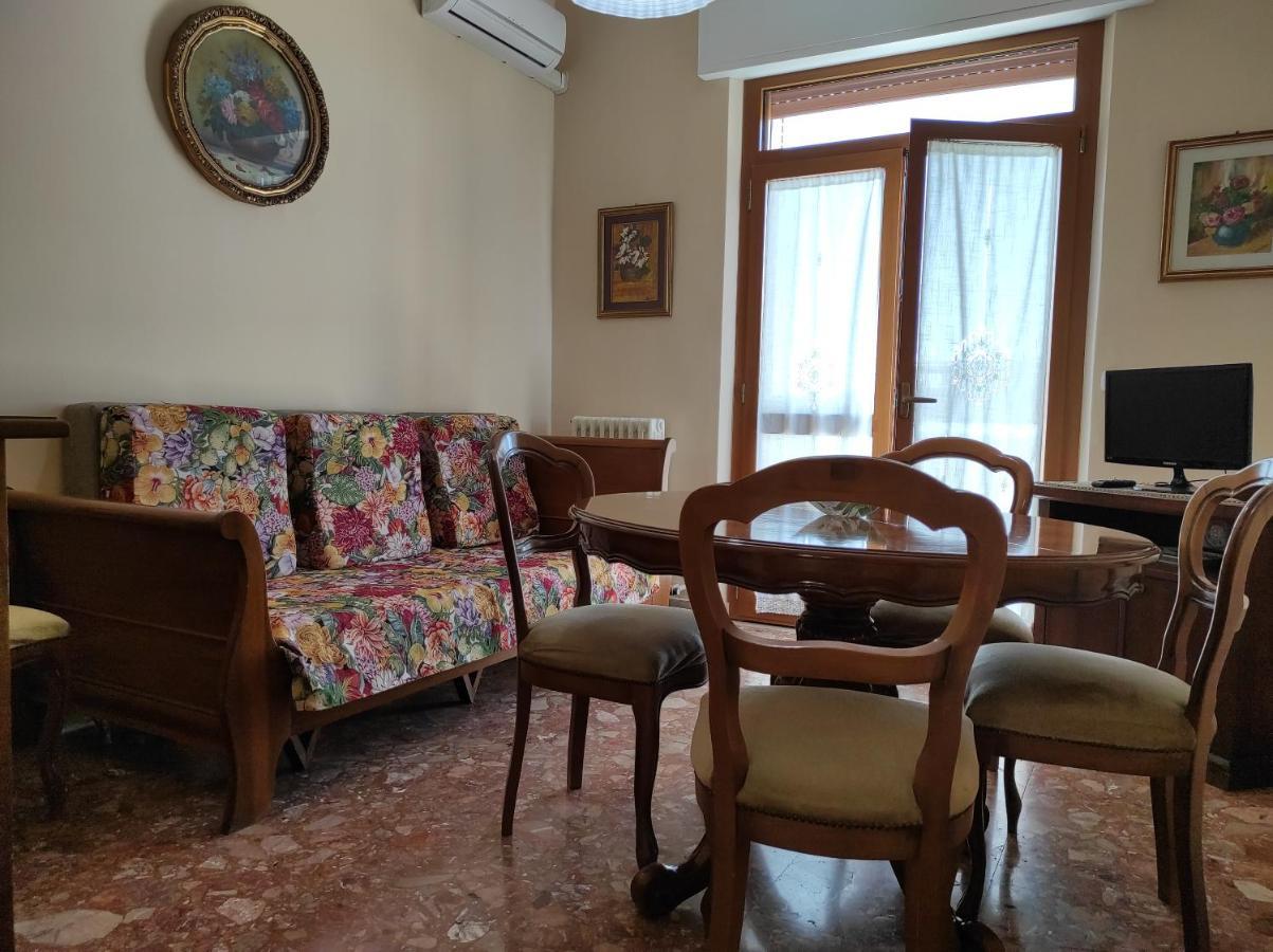 La Colonna Holiday House Apartment Lecce Ngoại thất bức ảnh