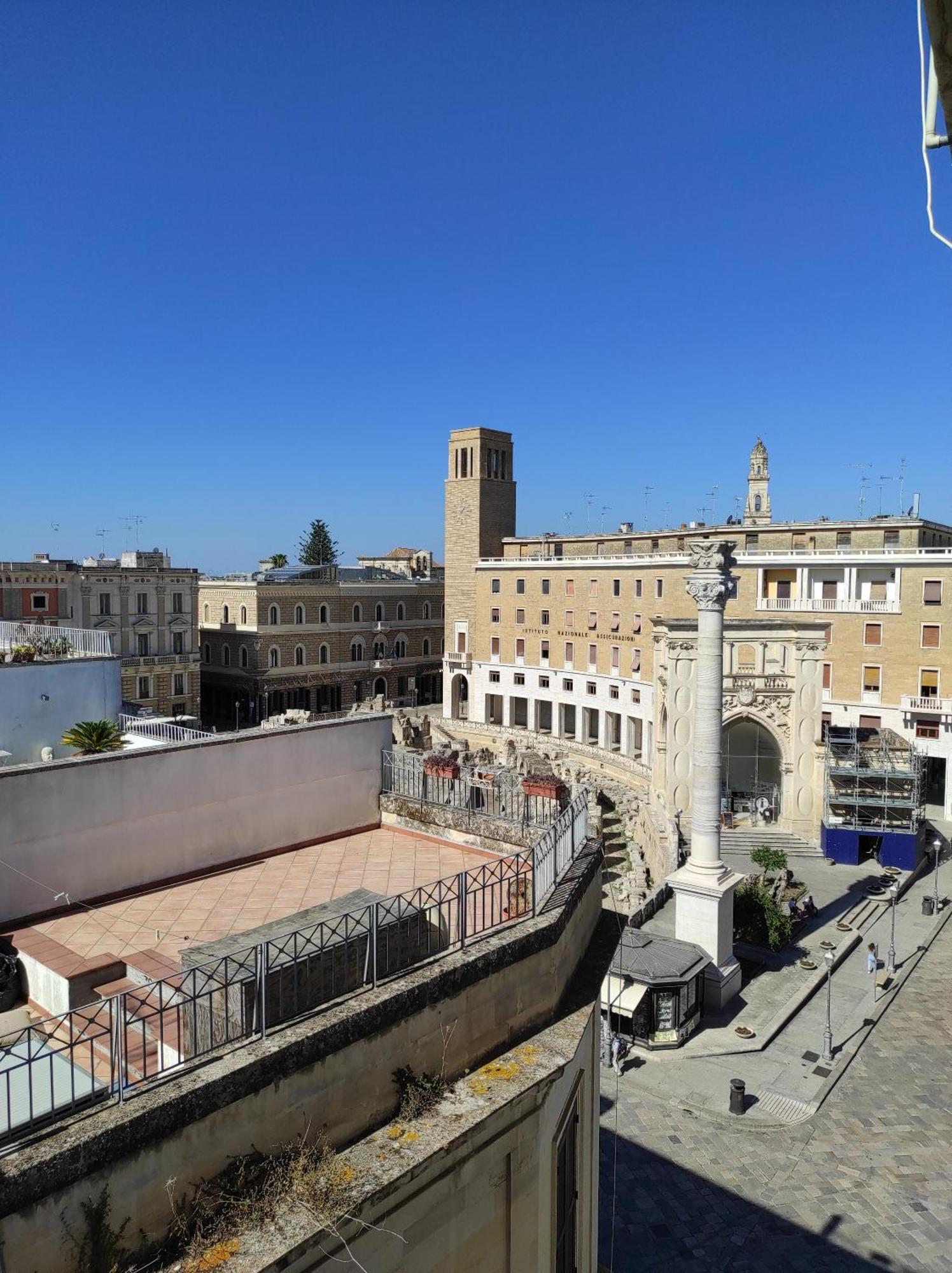 La Colonna Holiday House Apartment Lecce Ngoại thất bức ảnh
